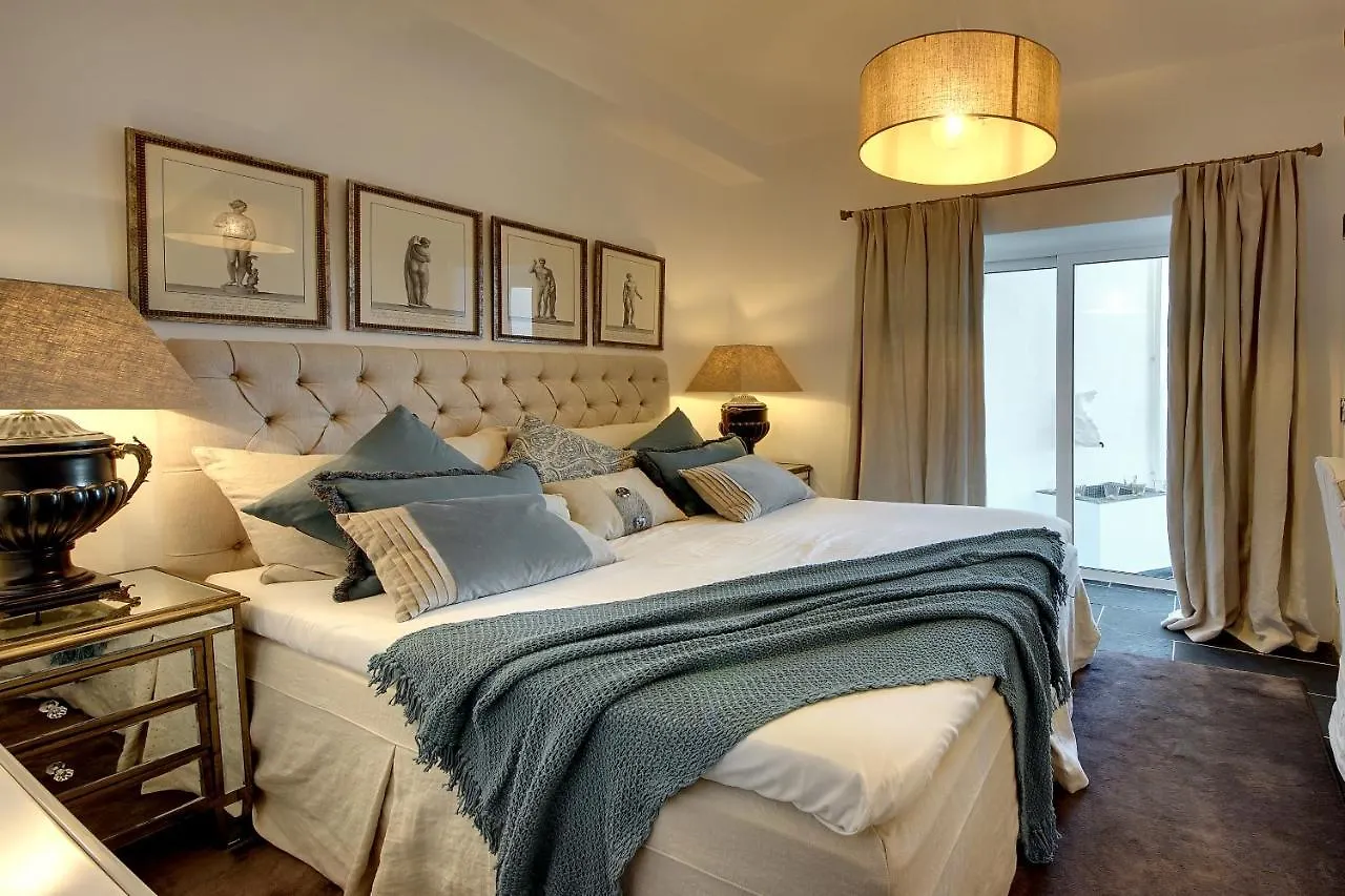 Casa Latino - Oceanfront - Luxury & Charming Villa- Jacuzzi At Rooftop By Dreamvillas알부페이라 빌라 알부페이라