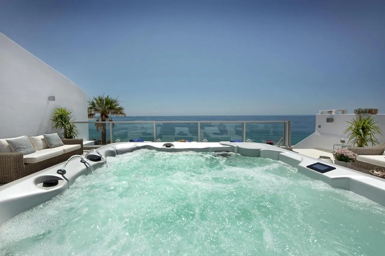 Casa Latino - Oceanfront - Luxury & Charming Villa- Jacuzzi At Rooftop By Dreamvillas알부페이라 빌라 알부페이라