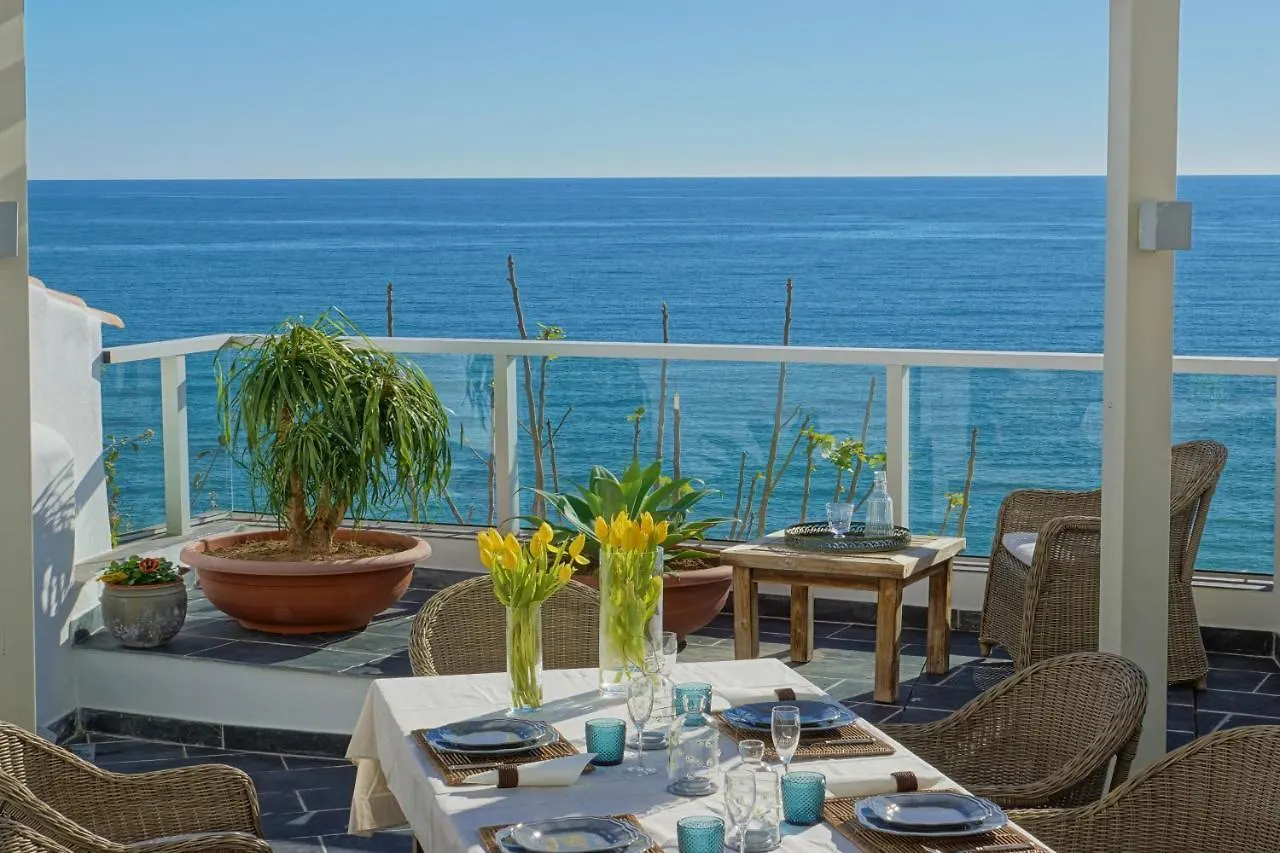 Casa Latino - Oceanfront - Luxury & Charming Villa- Jacuzzi At Rooftop By DreamvillasАлбуфейра Вилла