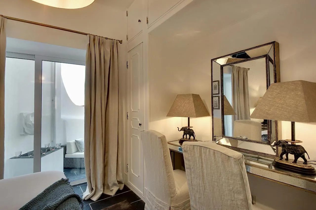 Casa Latino - Oceanfront - Luxury & Charming Villa- Jacuzzi At Rooftop By DreamvillasАлбуфейра 0*, Албуфейра